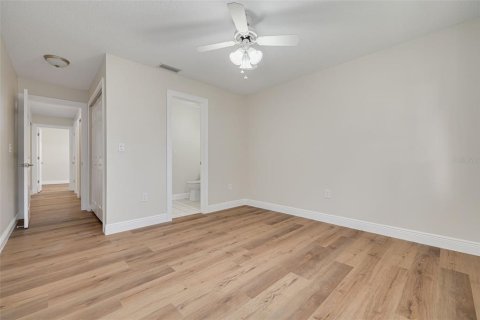 Casa en venta en New Port Richey, Florida, 3 dormitorios, 211.63 m2 № 1912716 - foto 27