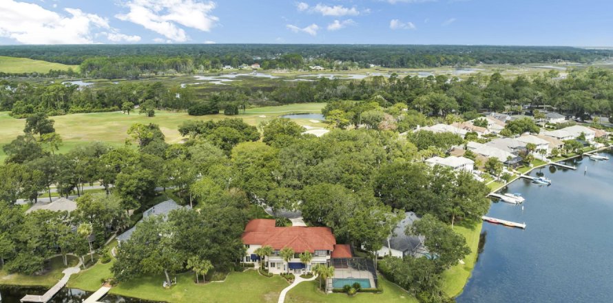 Casa en Jacksonville, Florida 6 dormitorios, 490.25 m2 № 770351