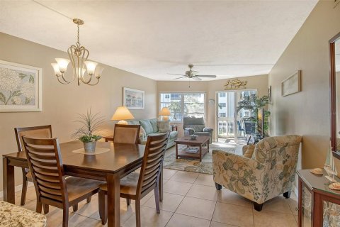 Condo in Sarasota, Florida, 1 bedroom  № 1205496 - photo 12