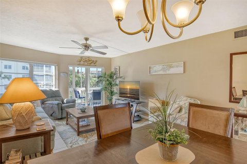 Condo in Sarasota, Florida, 1 bedroom  № 1205496 - photo 10