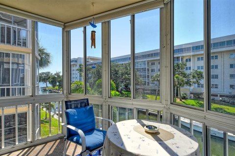Condo in Sarasota, Florida, 1 bedroom  № 1205496 - photo 18