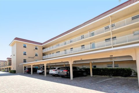 Condo in Sarasota, Florida, 1 bedroom  № 1205496 - photo 2