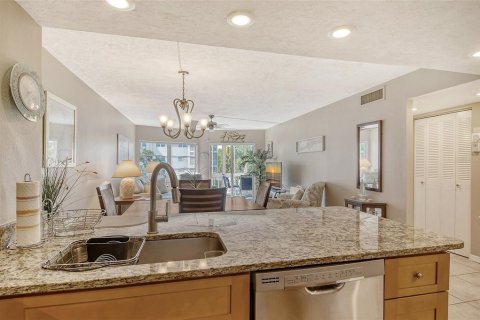 Condo in Sarasota, Florida, 1 bedroom  № 1205496 - photo 5