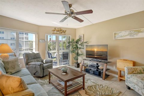 Condo in Sarasota, Florida, 1 bedroom  № 1205496 - photo 13