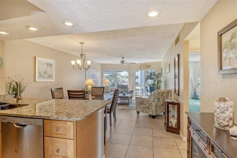 Condo in Sarasota, Florida, 1 bedroom  № 1205496 - photo 8