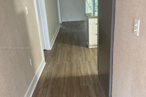 Copropriété à louer à Key Biscayne, Floride: 2 chambres, 110.27 m2 № 2031624 - photo 1