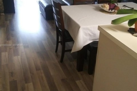 Condo in Lauderhill, Florida, 2 bedrooms № 1993974 - photo 18