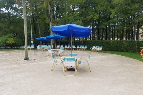 Condo in Lauderhill, Florida, 2 bedrooms № 1993974 - photo 30