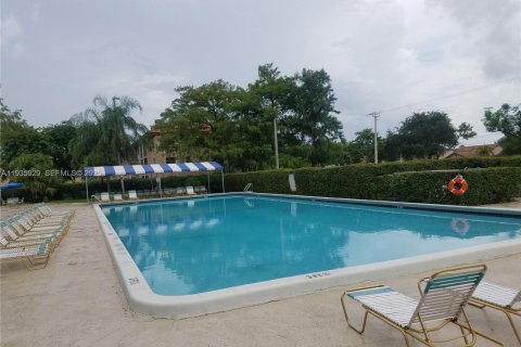 Condo in Lauderhill, Florida, 2 bedrooms № 1993974 - photo 26