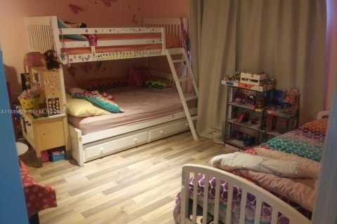 Condo in Lauderhill, Florida, 2 bedrooms № 1993974 - photo 12