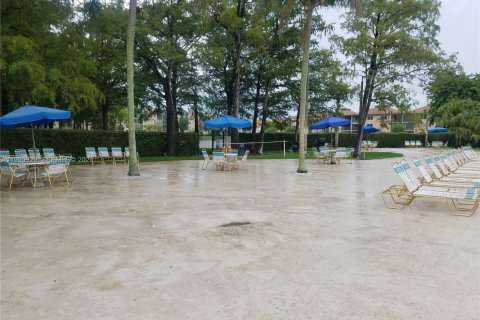 Condo in Lauderhill, Florida, 2 bedrooms № 1993974 - photo 27