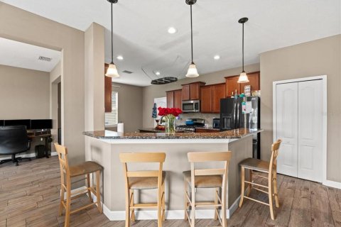 House in Sarasota, Florida 4 bedrooms, 215.9 sq.m. № 1909779 - photo 8