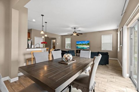 House in Sarasota, Florida 4 bedrooms, 215.9 sq.m. № 1909779 - photo 16