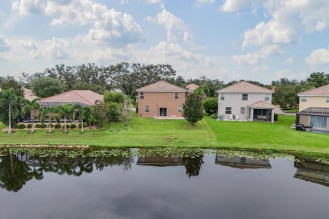 House in Sarasota, Florida 4 bedrooms, 215.9 sq.m. № 1909779 - photo 2