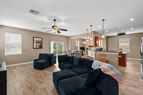 House in Sarasota, Florida 4 bedrooms, 215.9 sq.m. № 1909779 - photo 10