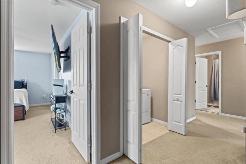 House in Sarasota, Florida 4 bedrooms, 215.9 sq.m. № 1909779 - photo 21