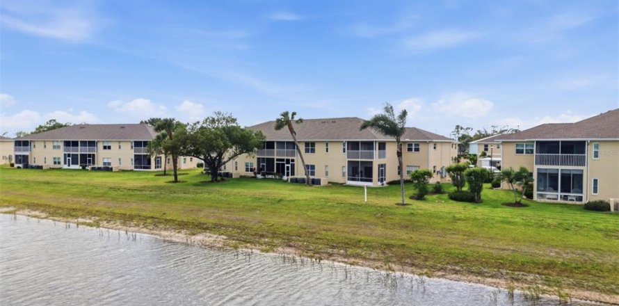 Condo à North Port, Floride, 3 chambres  № 2094455