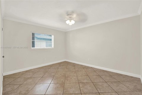 Villa ou maison à louer à Palmetto Bay, Floride: 4 chambres, 181.07 m2 № 1987993 - photo 27