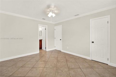 Villa ou maison à louer à Palmetto Bay, Floride: 4 chambres, 181.07 m2 № 1987993 - photo 28