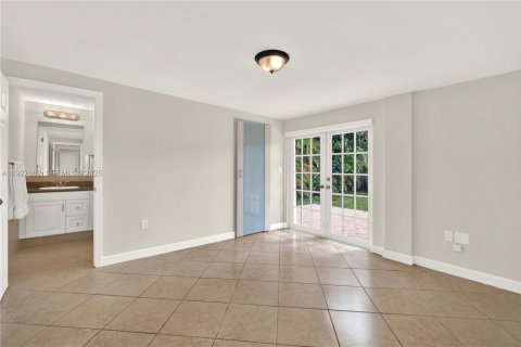 Villa ou maison à louer à Palmetto Bay, Floride: 4 chambres, 181.07 m2 № 1987993 - photo 23