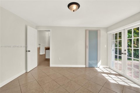 Villa ou maison à louer à Palmetto Bay, Floride: 4 chambres, 181.07 m2 № 1987993 - photo 21