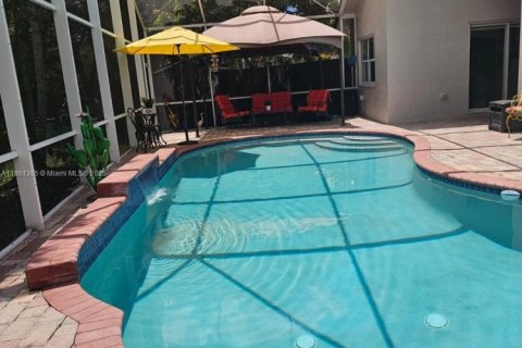 House in Pembroke Pines, Florida 3 bedrooms, 135.82 sq.m. № 1891899 - photo 21