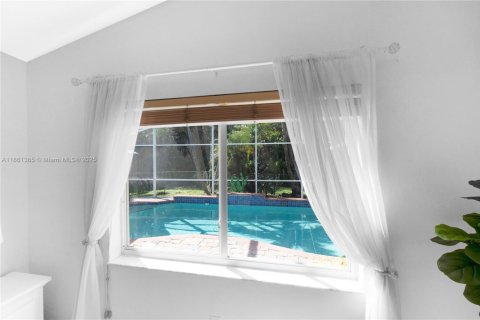 House in Pembroke Pines, Florida 3 bedrooms, 135.82 sq.m. № 1891899 - photo 25