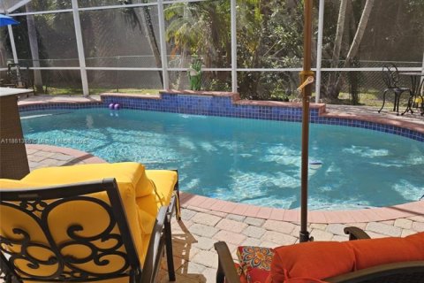 House in Pembroke Pines, Florida 3 bedrooms, 135.82 sq.m. № 1891899 - photo 15