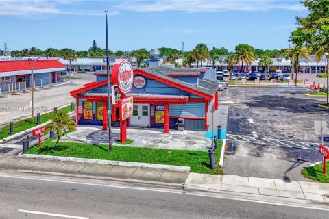 Immobilier commercial à vendre à Miami Gardens, Floride № 2078929 - photo 2