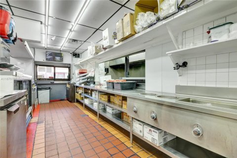 Immobilier commercial à vendre à Miami Gardens, Floride № 2078929 - photo 6