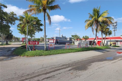 Immobilier commercial à vendre à Miami Gardens, Floride № 2078929 - photo 10