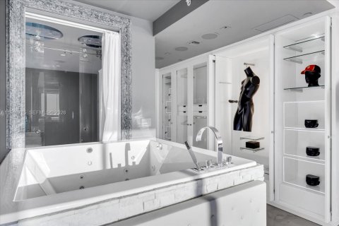 Купить кондоминиум в Майами-Бич, Флорида 2 спальни, 166.39м2, № 2001709 - фото 28