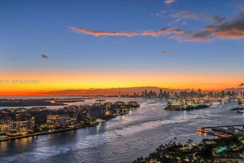 Кондоминиум с 2 спальнями в Майами-Бич, Флорида № 2001709