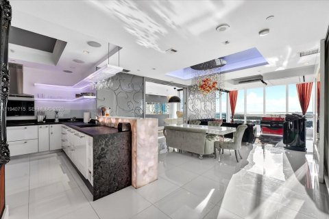 Купить кондоминиум в Майами-Бич, Флорида 2 спальни, 166.39м2, № 2001709 - фото 10