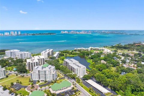 Condo in Belleair, Florida, 2 bedrooms  № 2329614