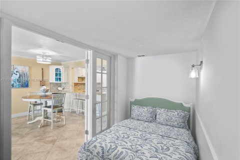 Condo in Jensen Beach, Florida, 1 bedroom  № 1860535 - photo 24