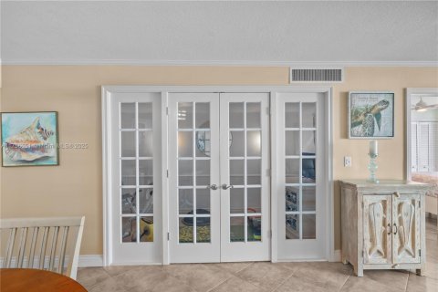 Condo in Jensen Beach, Florida, 1 bedroom  № 1860535 - photo 27