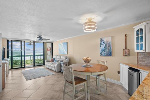 Condo in Jensen Beach, Florida, 1 bedroom  № 1860535 - photo 19