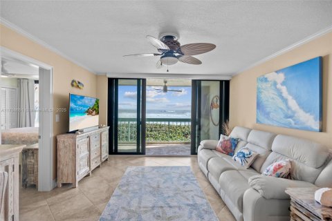 Condo in Jensen Beach, Florida, 1 bedroom  № 1860535 - photo 1