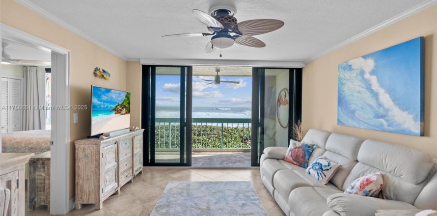 Condo in Jensen Beach, Florida, 1 bedroom  № 1860535