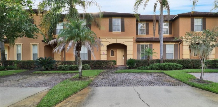 Townhouse in Davenport, Florida 3 bedrooms, 135.36 sq.m. № 2381284