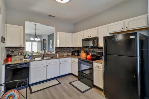 Townhouse in Davenport, Florida 3 bedrooms, 135.36 sq.m. № 2381284 - photo 10