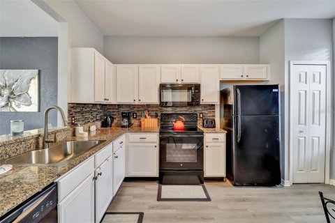 Townhouse in Davenport, Florida 3 bedrooms, 135.36 sq.m. № 2381284 - photo 8