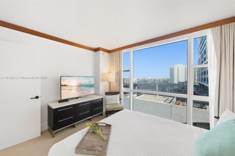Condo in Miami Beach, Florida, 2 bedrooms  № 2013306 - photo 4