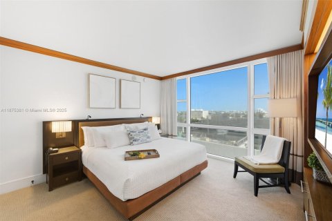Condo in Miami Beach, Florida, 2 bedrooms  № 2013306 - photo 2