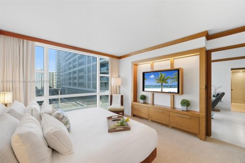 Condo in Miami Beach, Florida, 2 bedrooms  № 2013306 - photo 15