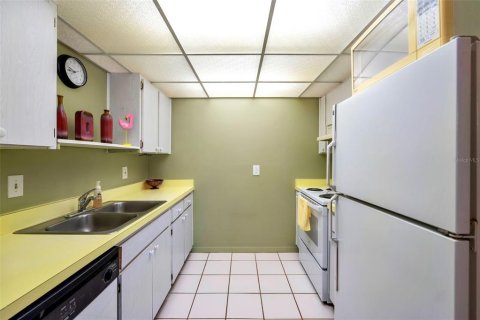 Condo in Sun City Center, Florida, 1 bedroom  № 1866053 - photo 6