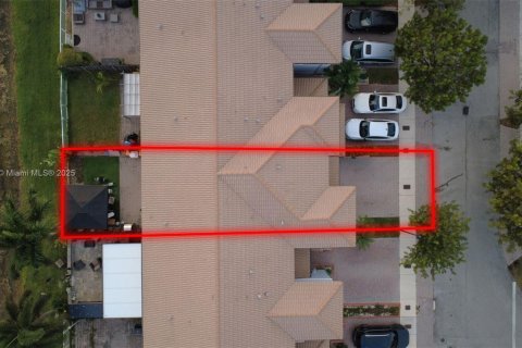 Townhouse in Doral, Florida 4 bedrooms, 177.63 sq.m. № 2015961 - photo 19