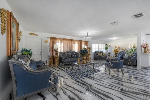 Casa en venta en Plant City, Florida, 3 dormitorios, 174.93 m2 № 1518954 - foto 6