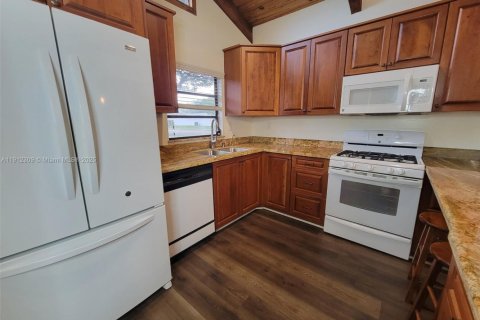 Townhouse in Miami, Florida 2 bedrooms, 100.33 sq.m. № 1968279 - photo 21